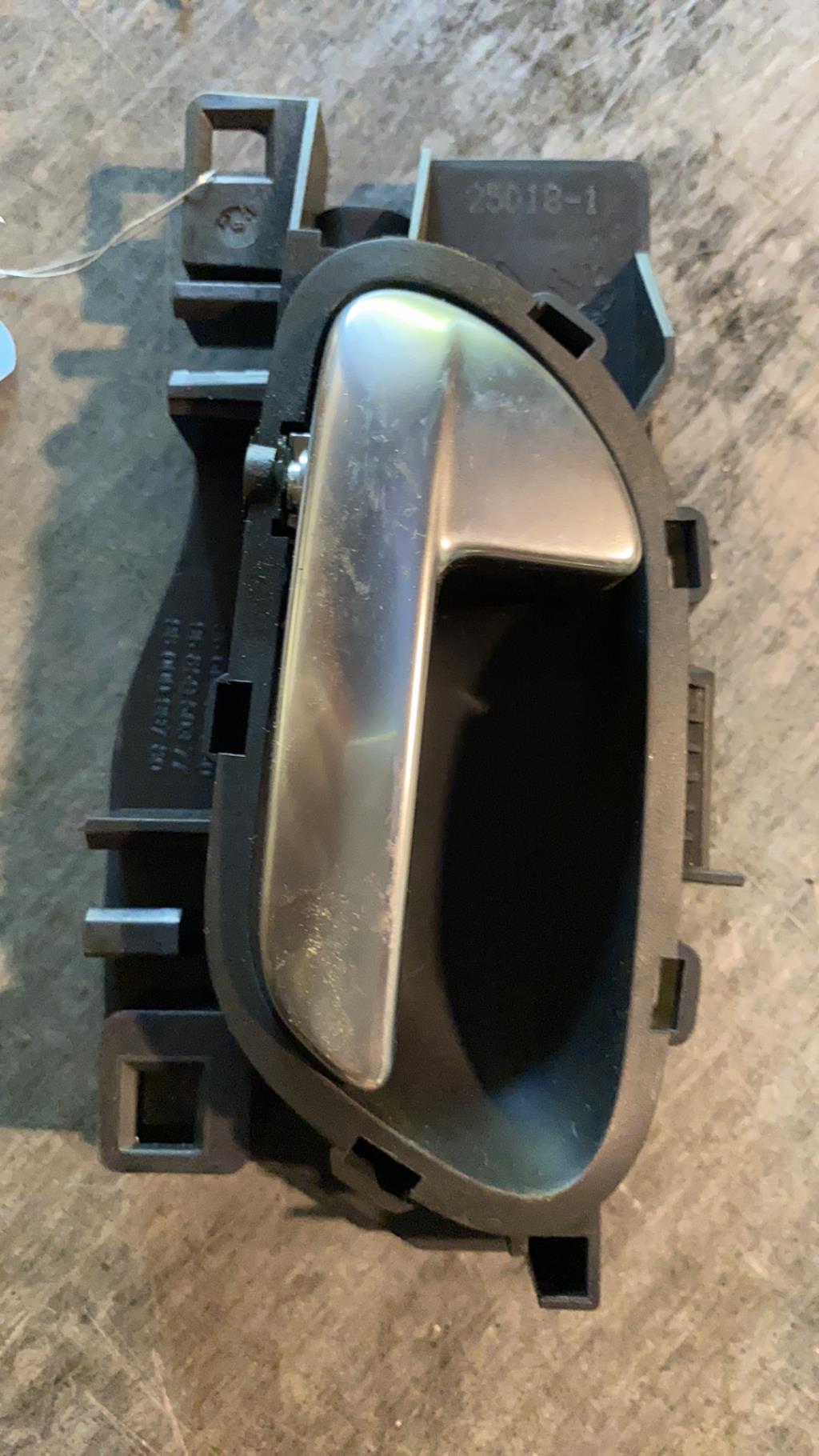 Poignee interieur avant gauche CITROEN C4 SPACETOURER Diesel - 1