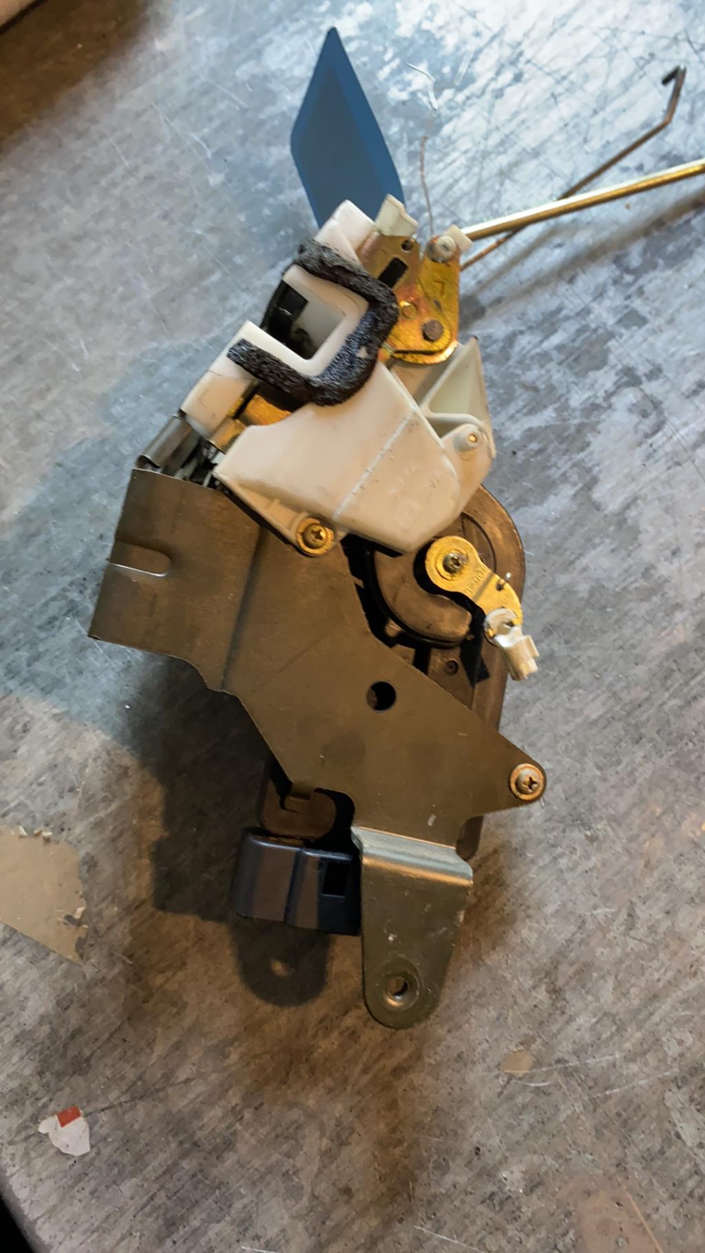 Serrure avant gauche OPEL AGILA A Essence - 1