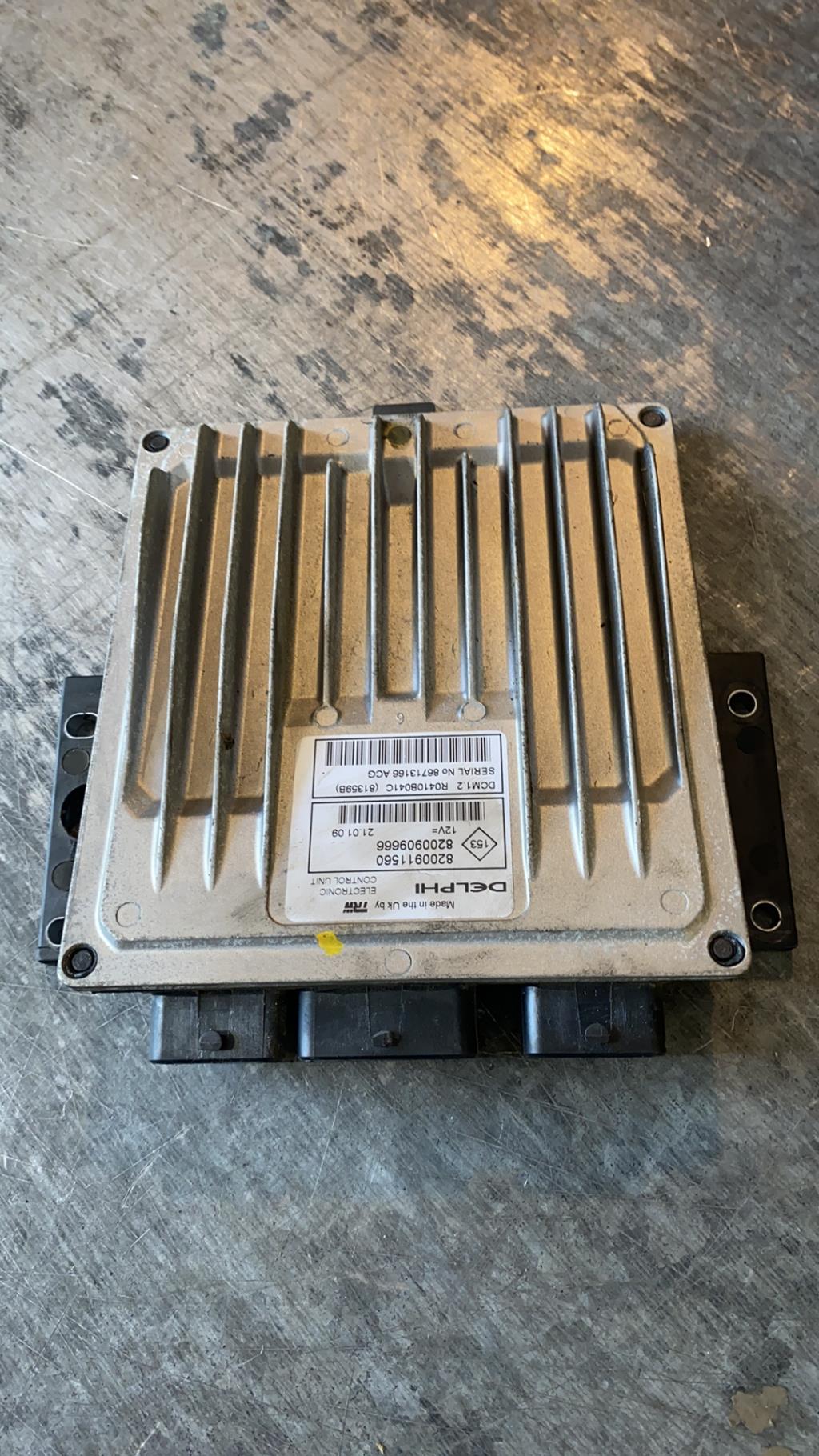 Calculateur RENAULT CLIO 3 PHASE 1  - 1