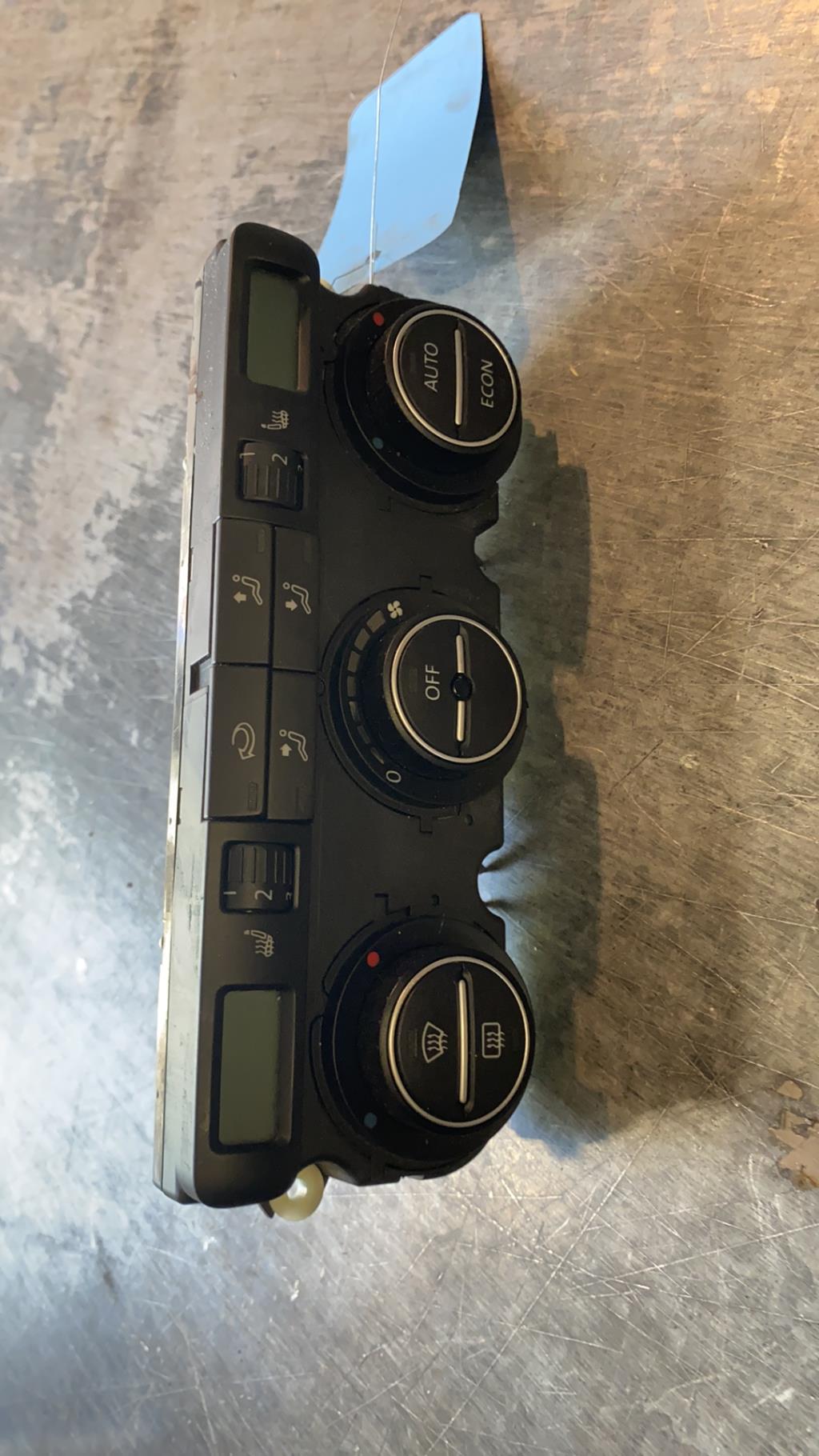 Commande chauffage VOLKSWAGEN PASSAT 5 (B6) Diesel - 1