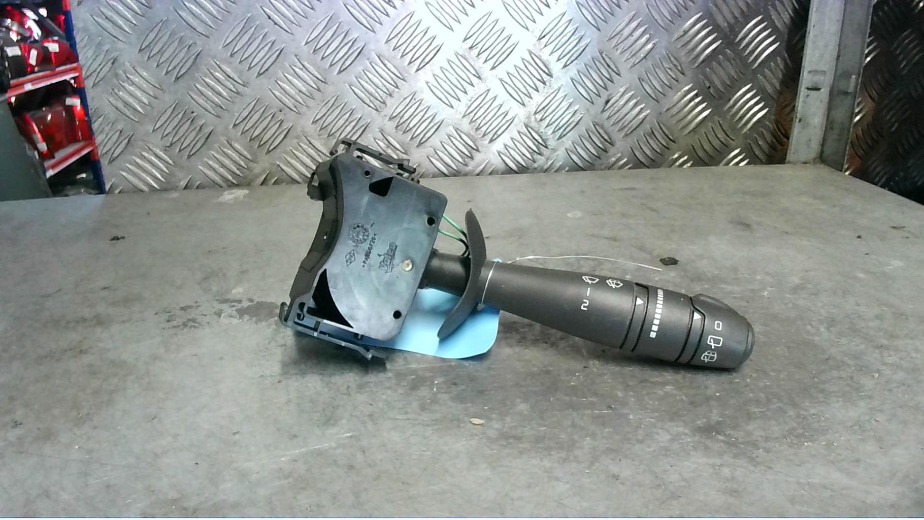 Commodo d'essuie glaces RENAULT TWINGO 2 PHASE 2 Essence - 1