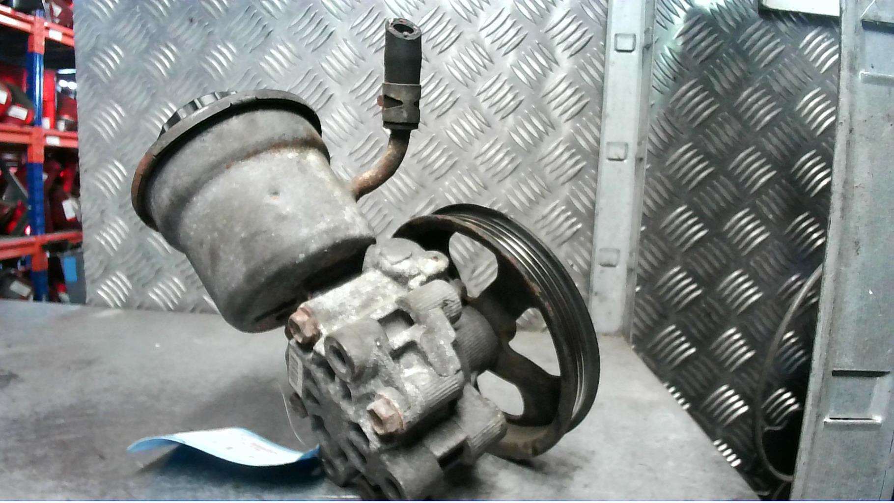 Pompe de direction TOYOTA YARIS 1 PHASE 1 Essence - 1