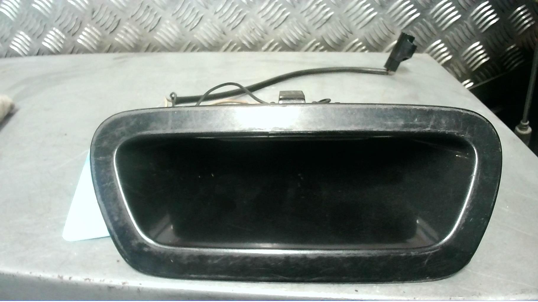 Bouton de coffre CHRYSLER 300C PHASE 1 BREAK Diesel - 1