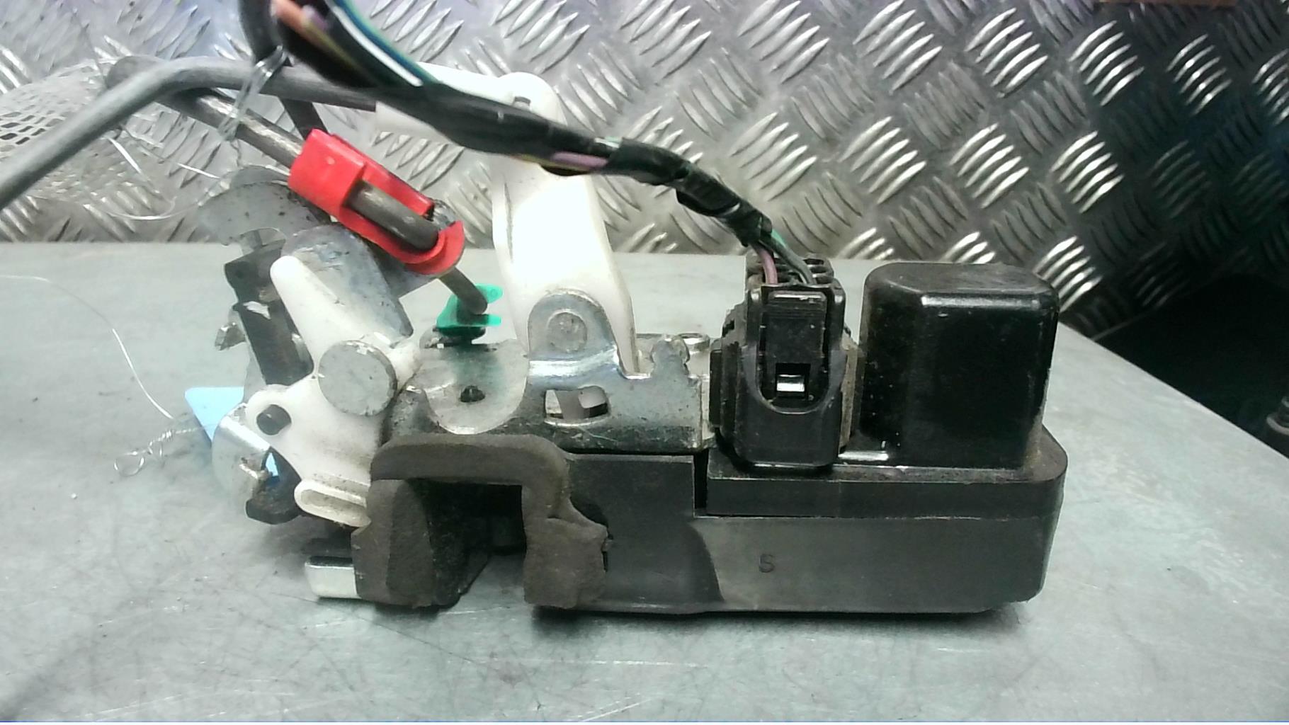 Serrure arriere droit CHRYSLER 300C PHASE 1 BREAK Diesel - 1