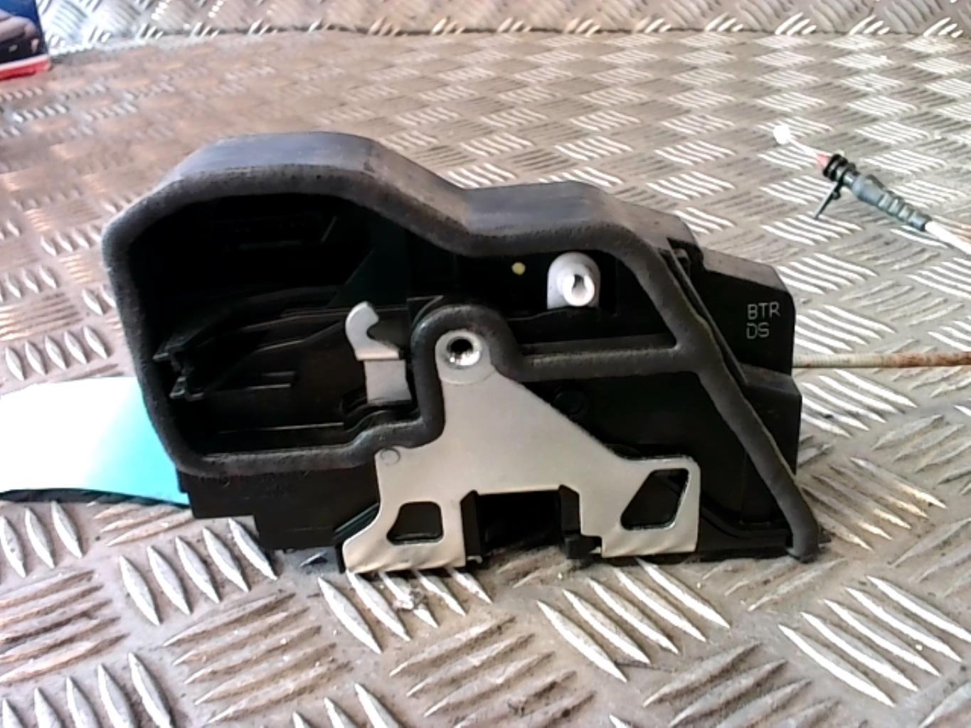 Serrure avant droit BMW X3 E83 PHASE 2 Diesel - 1