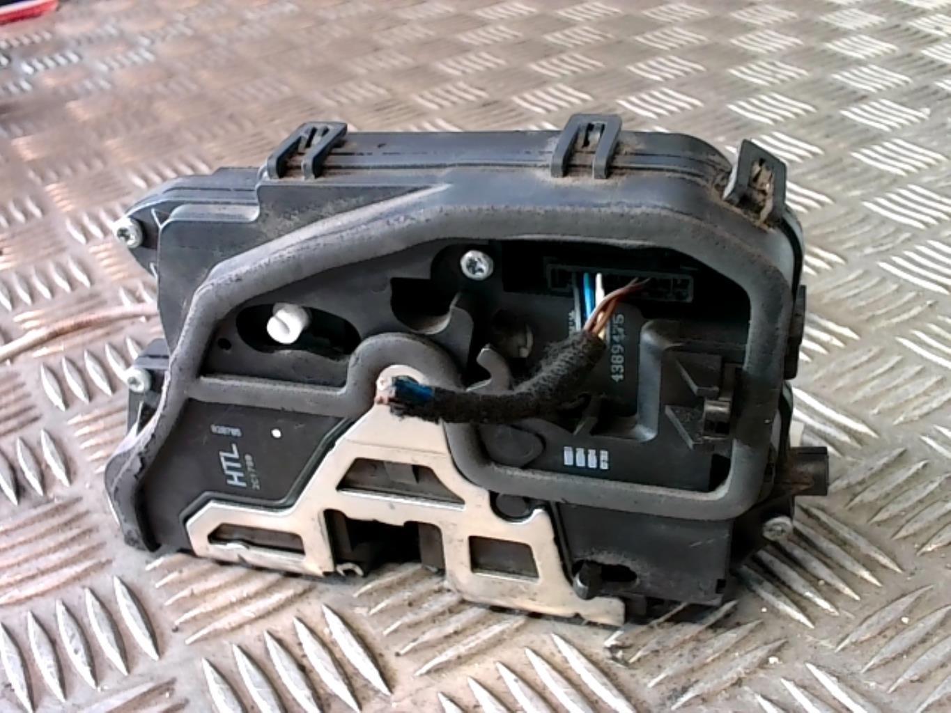 Serrure arriere gauche BMW X3 E83 PHASE 2 Diesel - 1