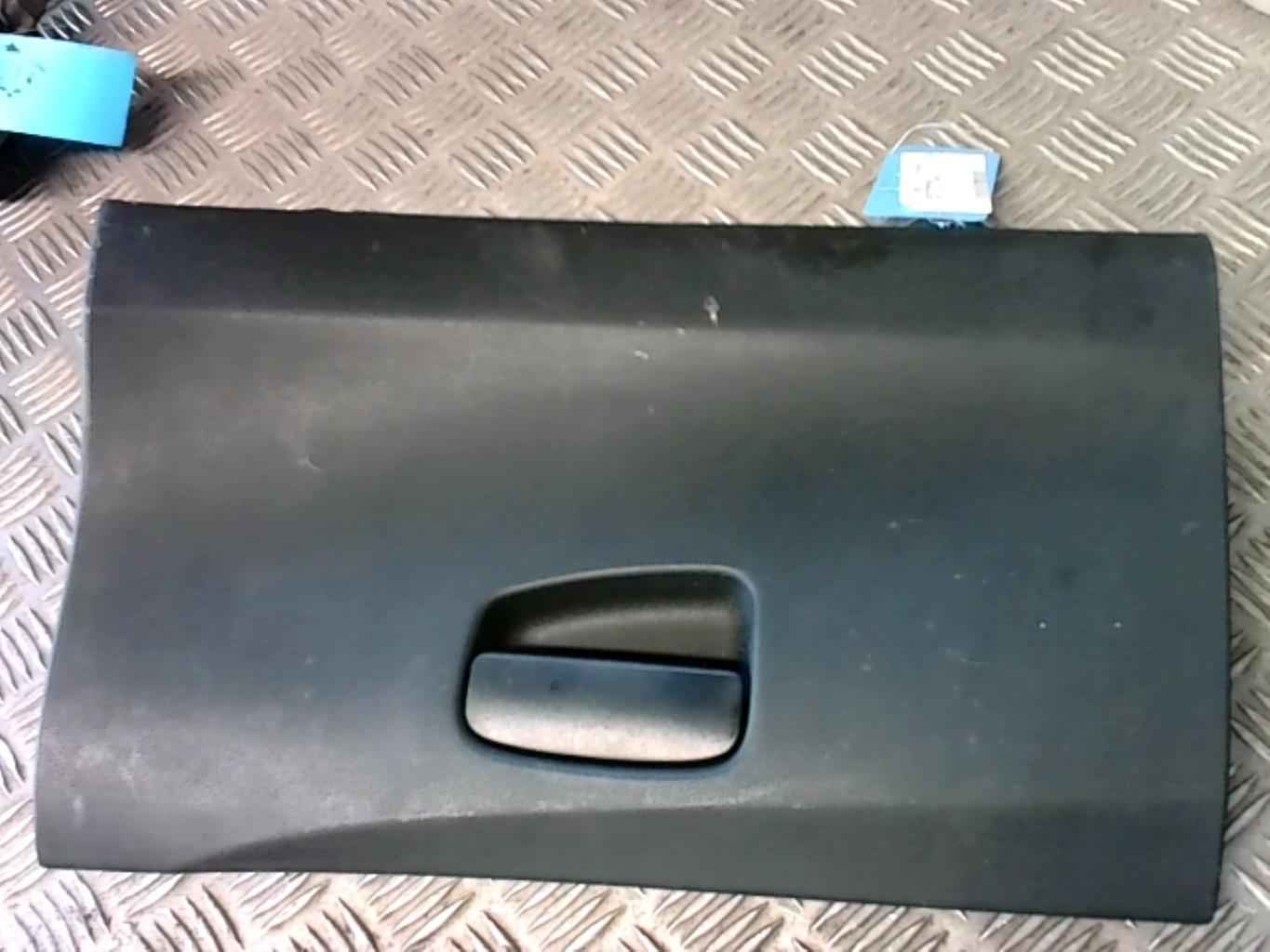 Boite a gants CITROEN DS3 PHASE 1 Diesel - 1