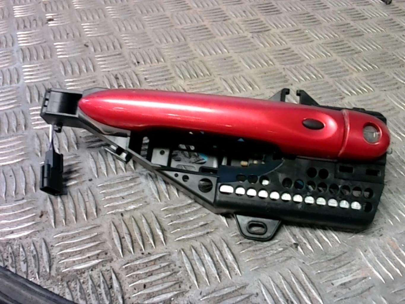 Poignee porte avant gauche RENAULT CLIO 4 PHASE 1 Essence - 1