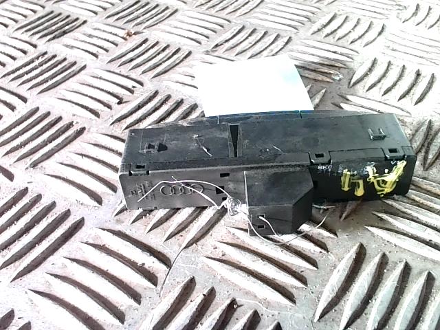 Bouton/Interrupteur AUDI A4 3 AVANT PHASE 1 BREAK Diesel - 1