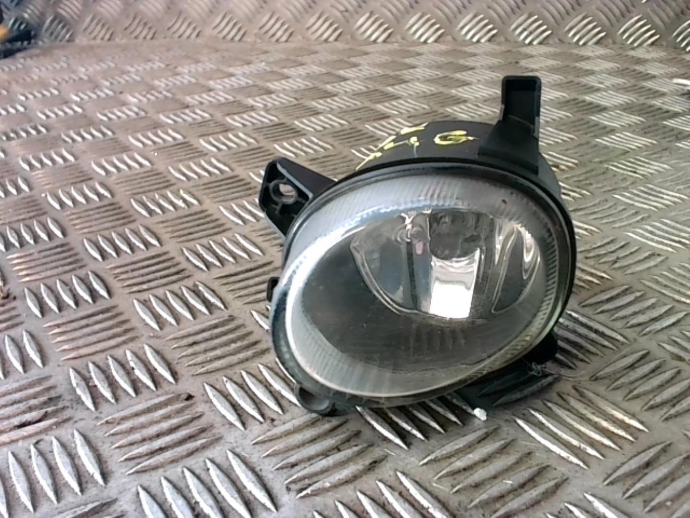 Anti brouillard gauche (feux) AUDI A4 3 AVANT PHASE 1 BREAK Diesel - 1