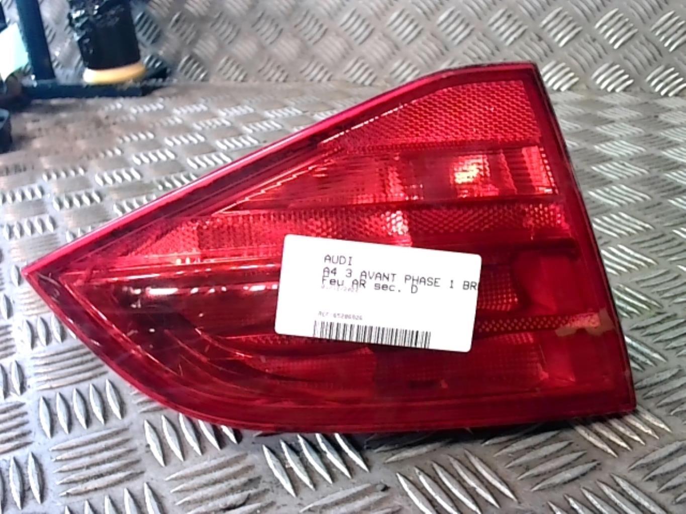 Feu arriere secondaire droit (feux) AUDI A4 3 AVANT PHASE 1 BREAK Diesel - 1
