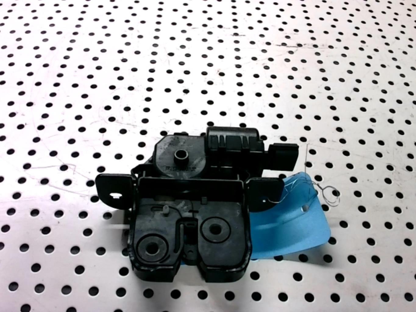 Serrure de coffre RENAULT TWINGO 2 PHASE 2  - 1