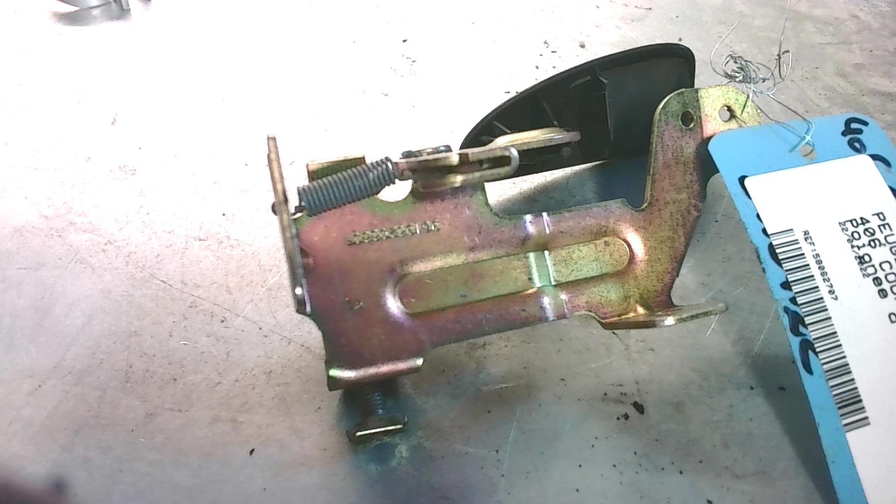 Poignee d'ouverture de capot PEUGEOT 406 COUPE Diesel - 1