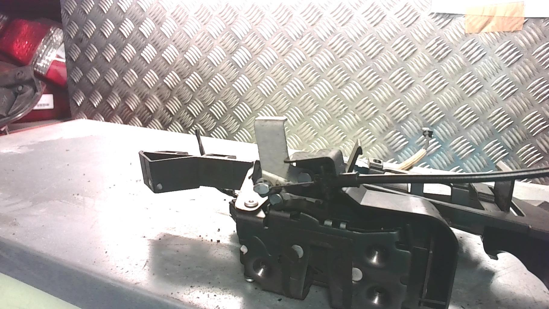 Serrure arriere gauche FORD FOCUS 2 PHASE 1  - 1