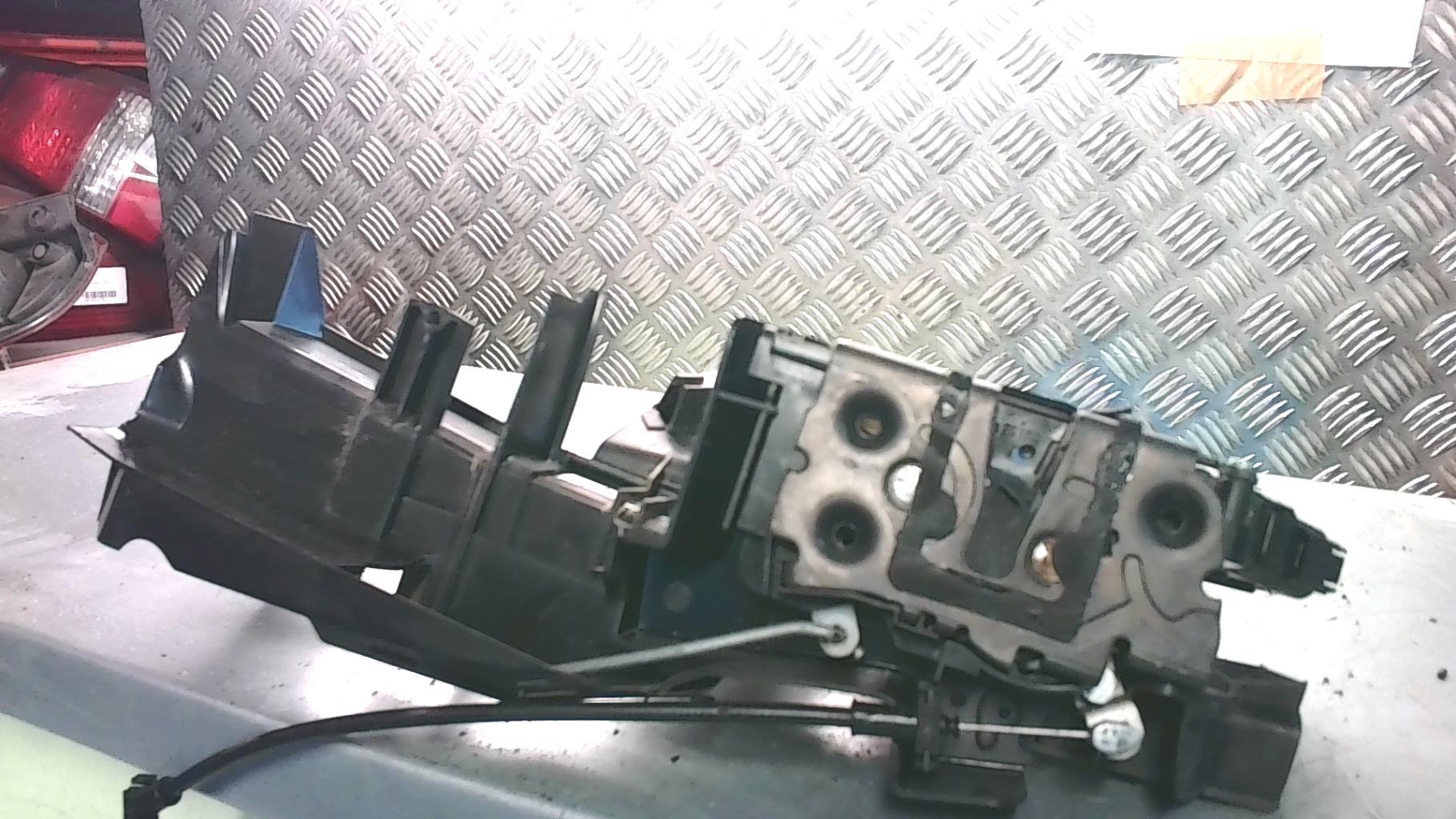 Serrure avant gauche FORD FOCUS 2 PHASE 1  - 1