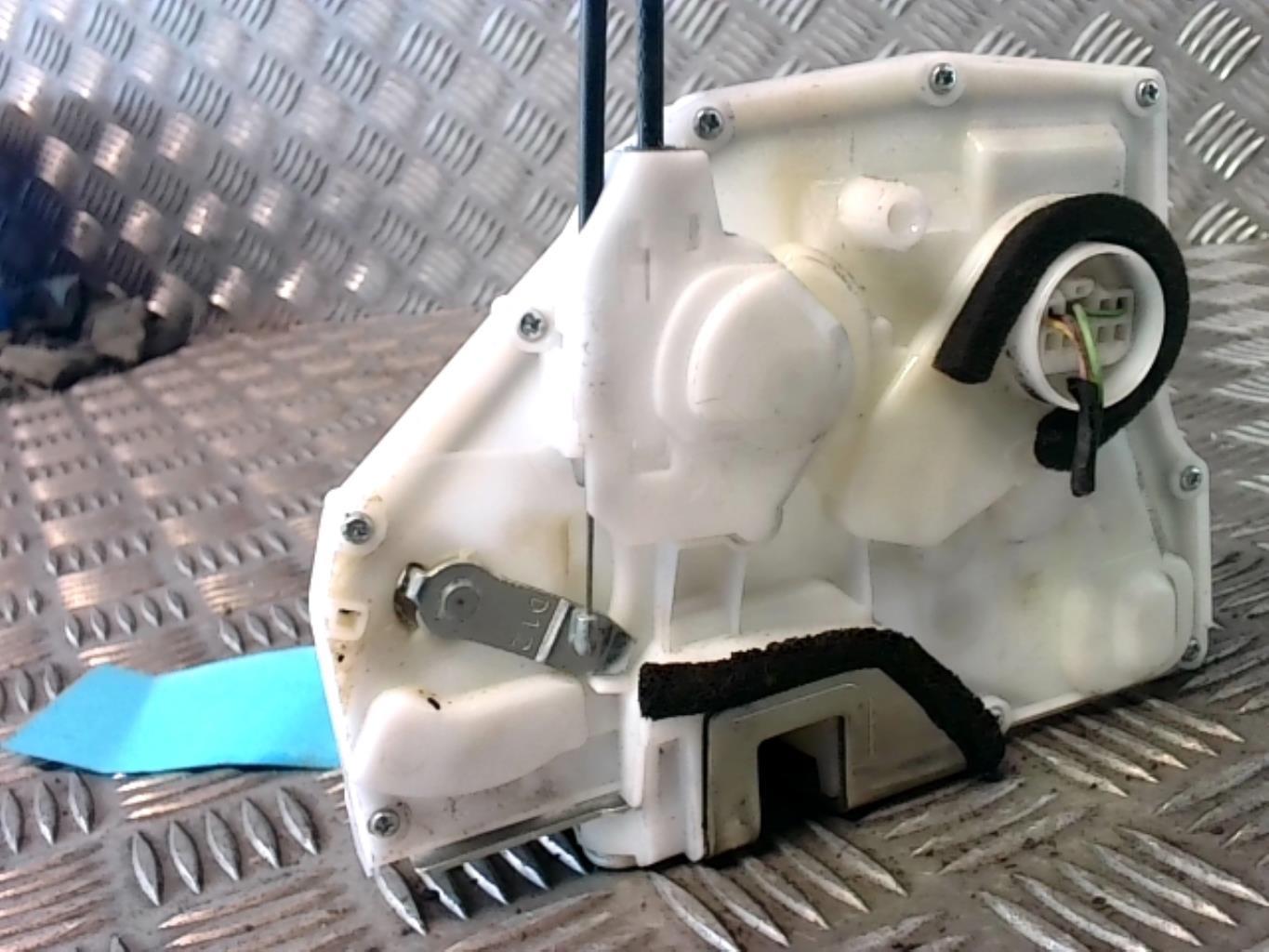 Serrure avant droit SUZUKI SX4 1 Diesel - 1