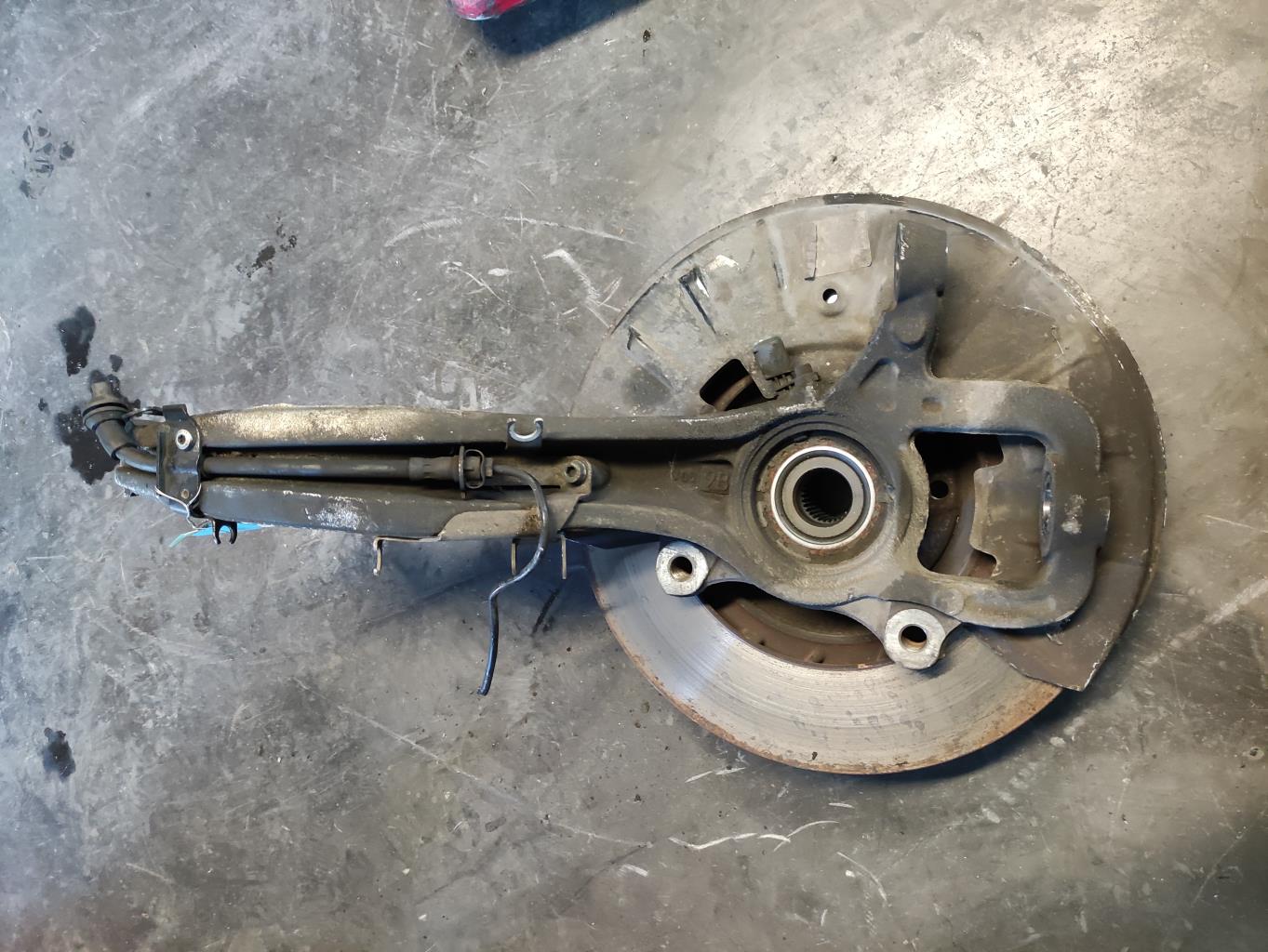 Fusee avant droit AUDI Q7 1 PHASE 1 Essence - 1
