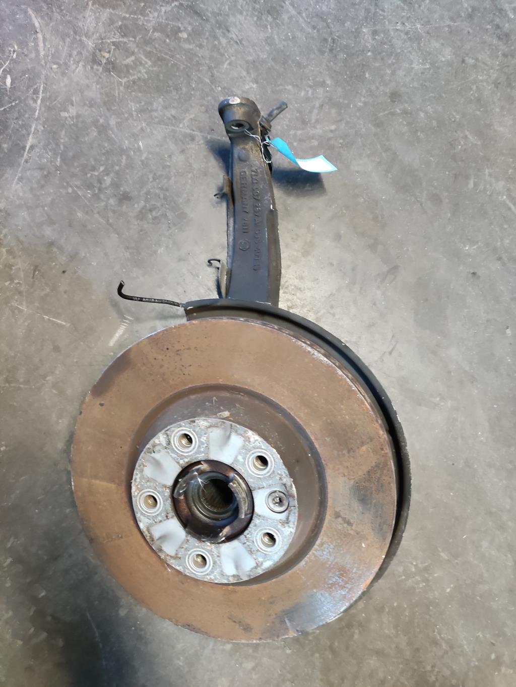 Fusee avant gauche AUDI Q7 1 PHASE 1 Essence - 1