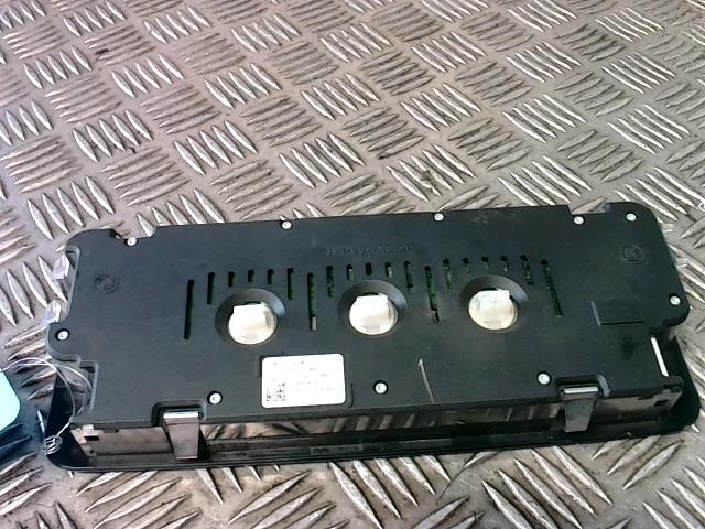 Eclairage de plafonnier BMW SERIE 1 E88 CABRIO Diesel - 1