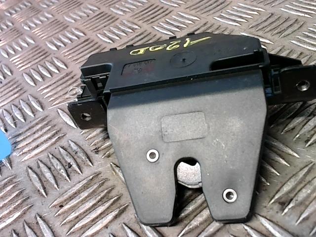 Serrure de coffre BMW SERIE 1 E88 CABRIO Diesel - 1