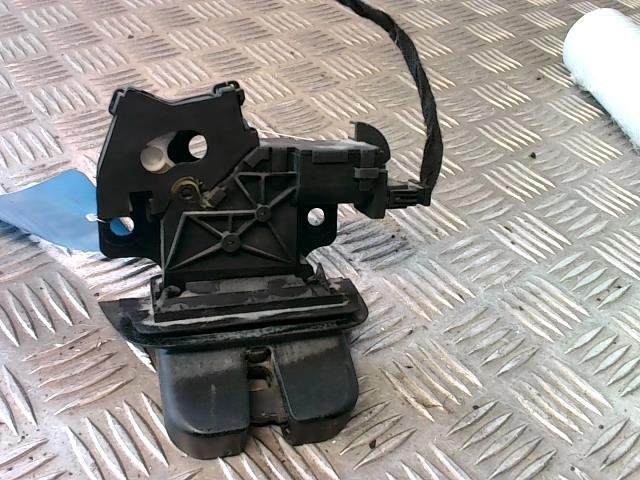 Serrure de coffre AUDI A3 2 SPORTBACK PHASE 1  - 1
