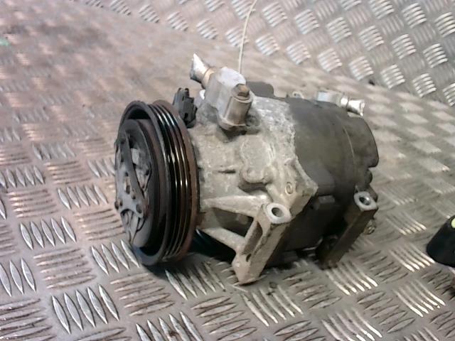 Compresseur clim TOYOTA COROLLA 9 PHASE 1 Essence - 1