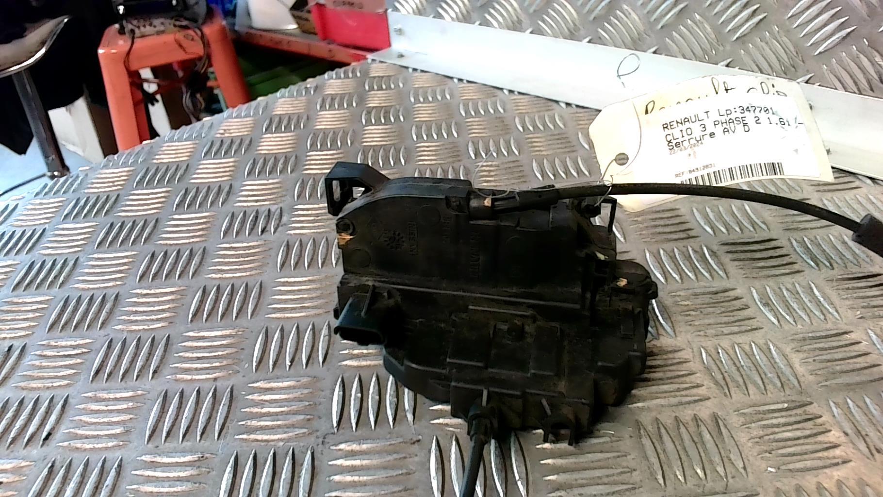 Serrure avant droit RENAULT CLIO 3 PHASE 2 Essence - 1