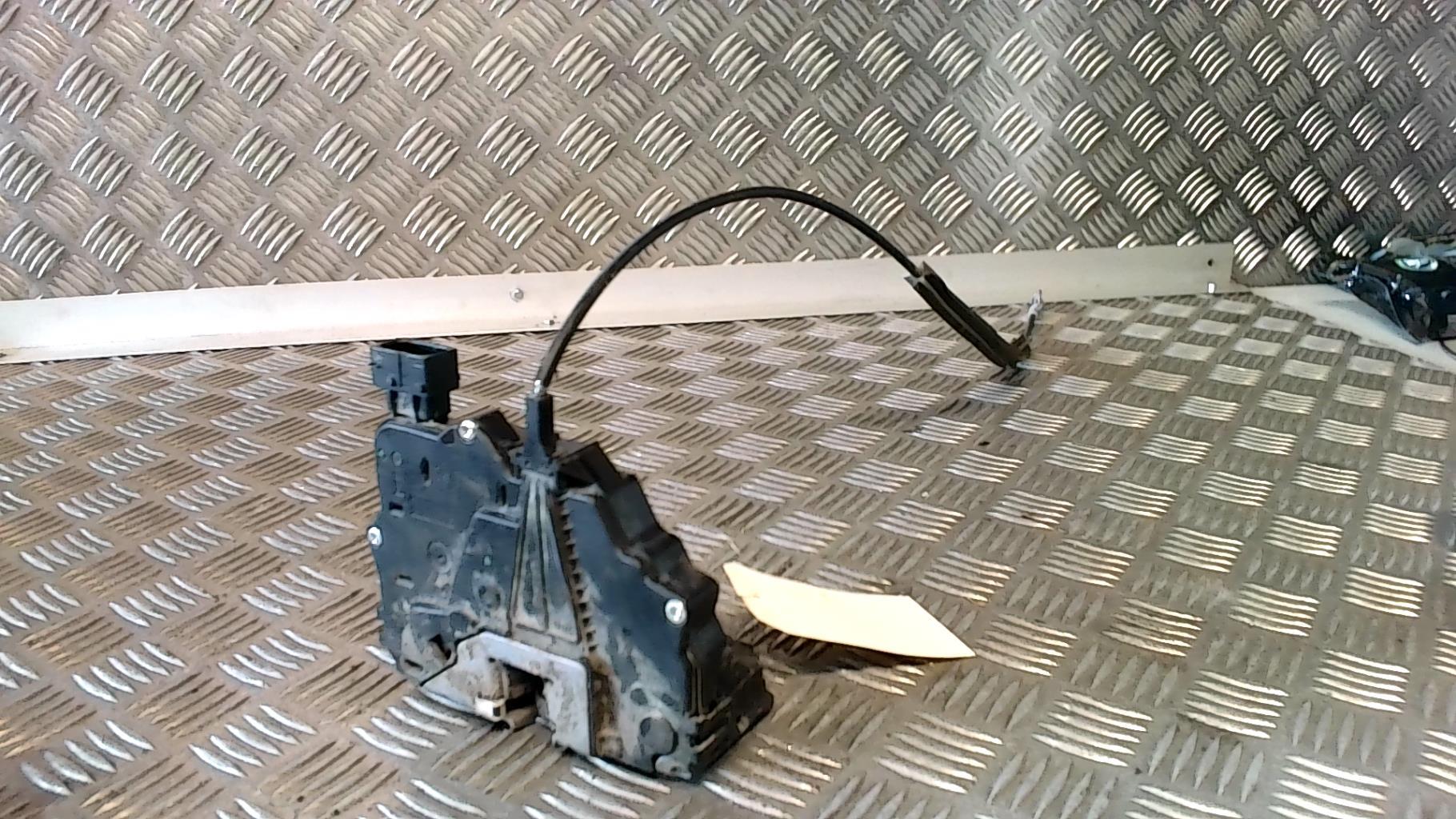 Serrure avant gauche OPEL CORSA D PHASE 1 Essence - 1