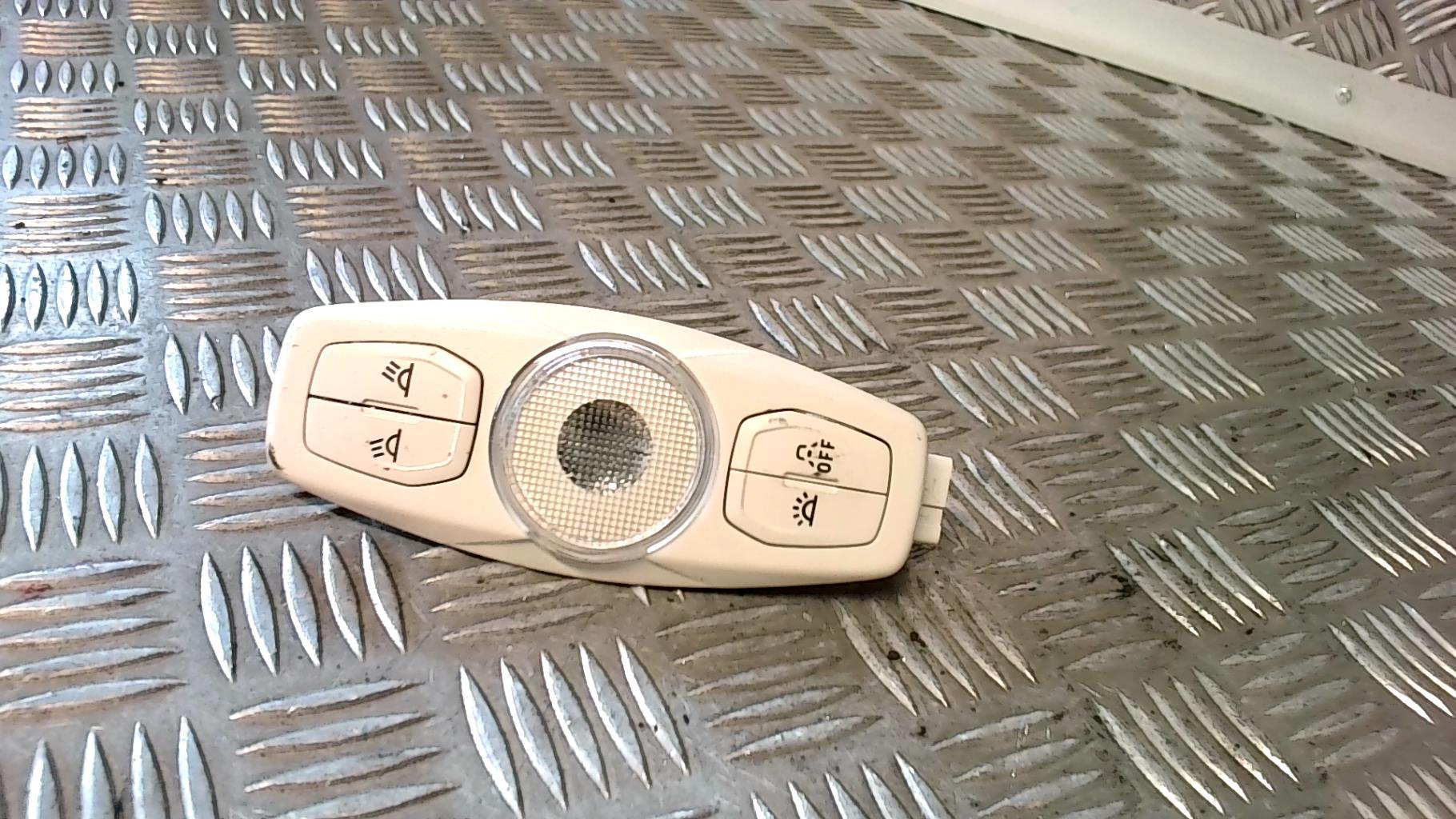 Eclairage de plafonnier FORD FOCUS 3 PHASE 1 Diesel - 1