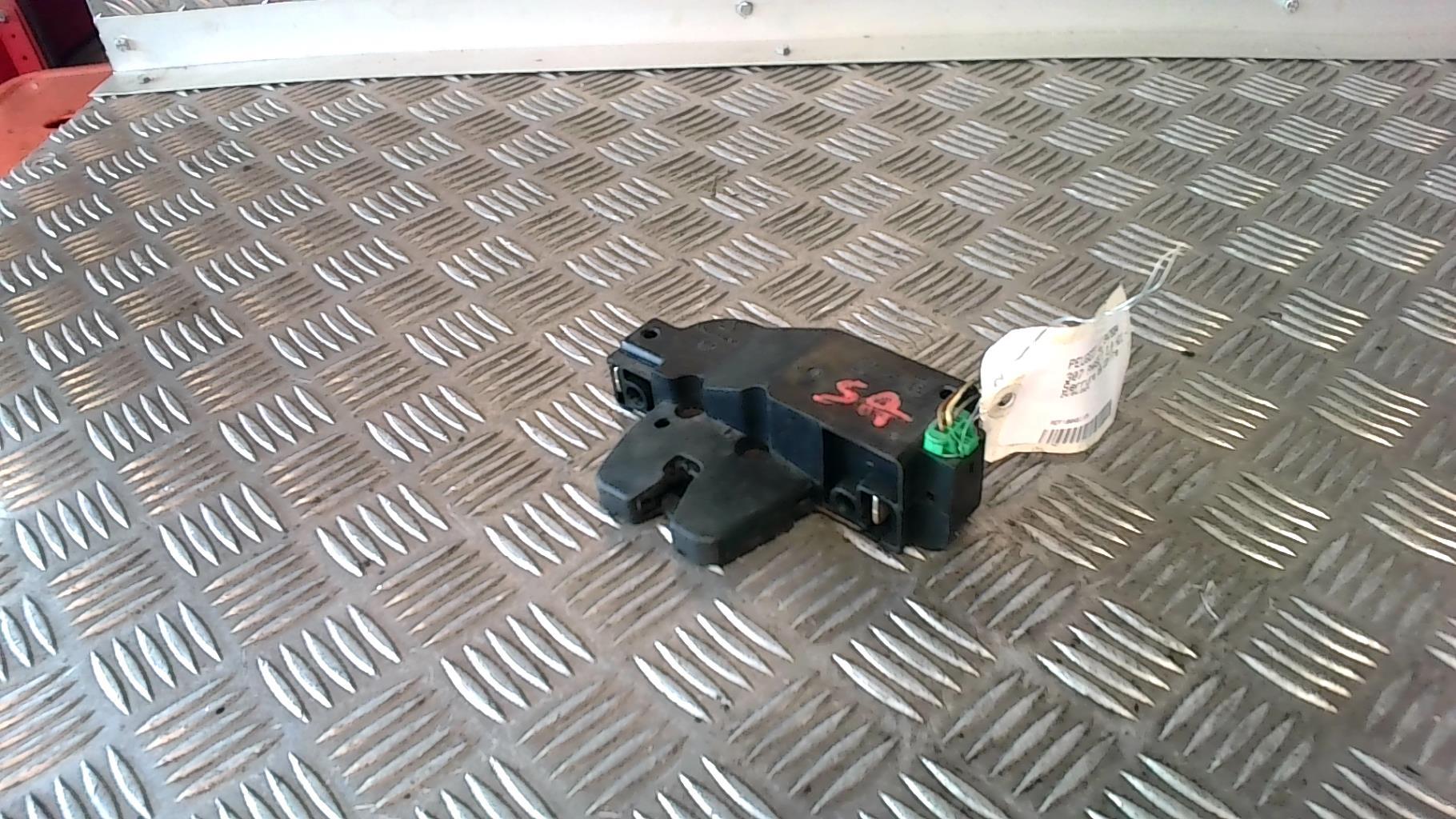 Serrure de coffre PEUGEOT 307 PHASE 1 Diesel - 1