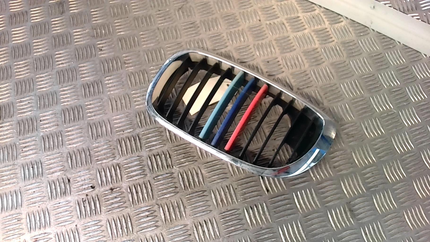Calandre gauche BMW SERIE 3 E46 COUPE PHASE 2 Diesel - 1