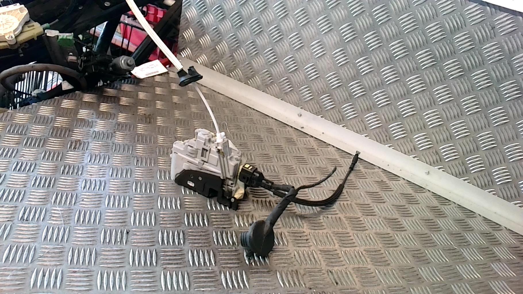 Serrure avant gauche AUDI Q7 1 PHASE 1 Essence - 1
