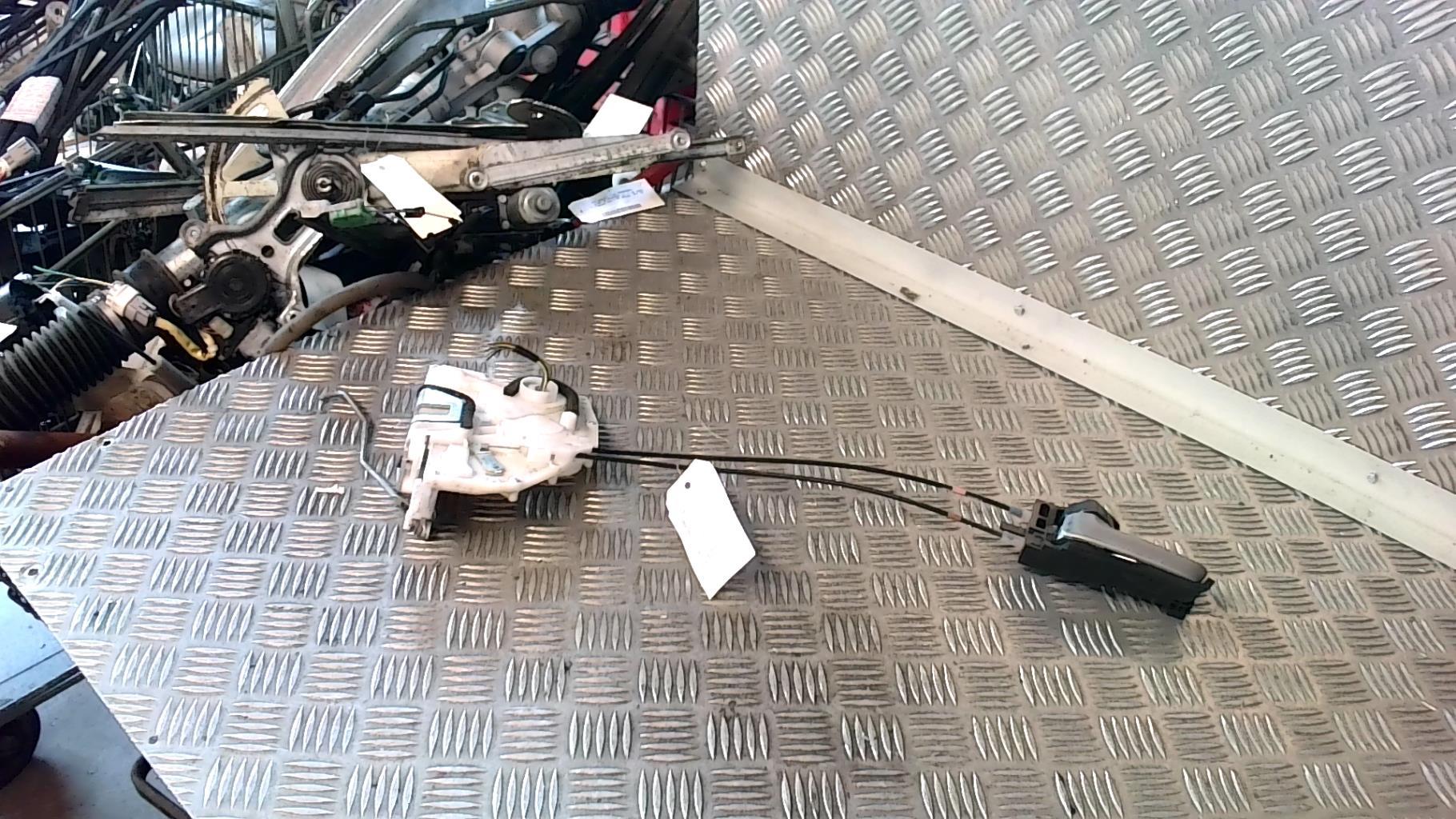 Serrure avant gauche SUZUKI SX4 1 Essence - 1
