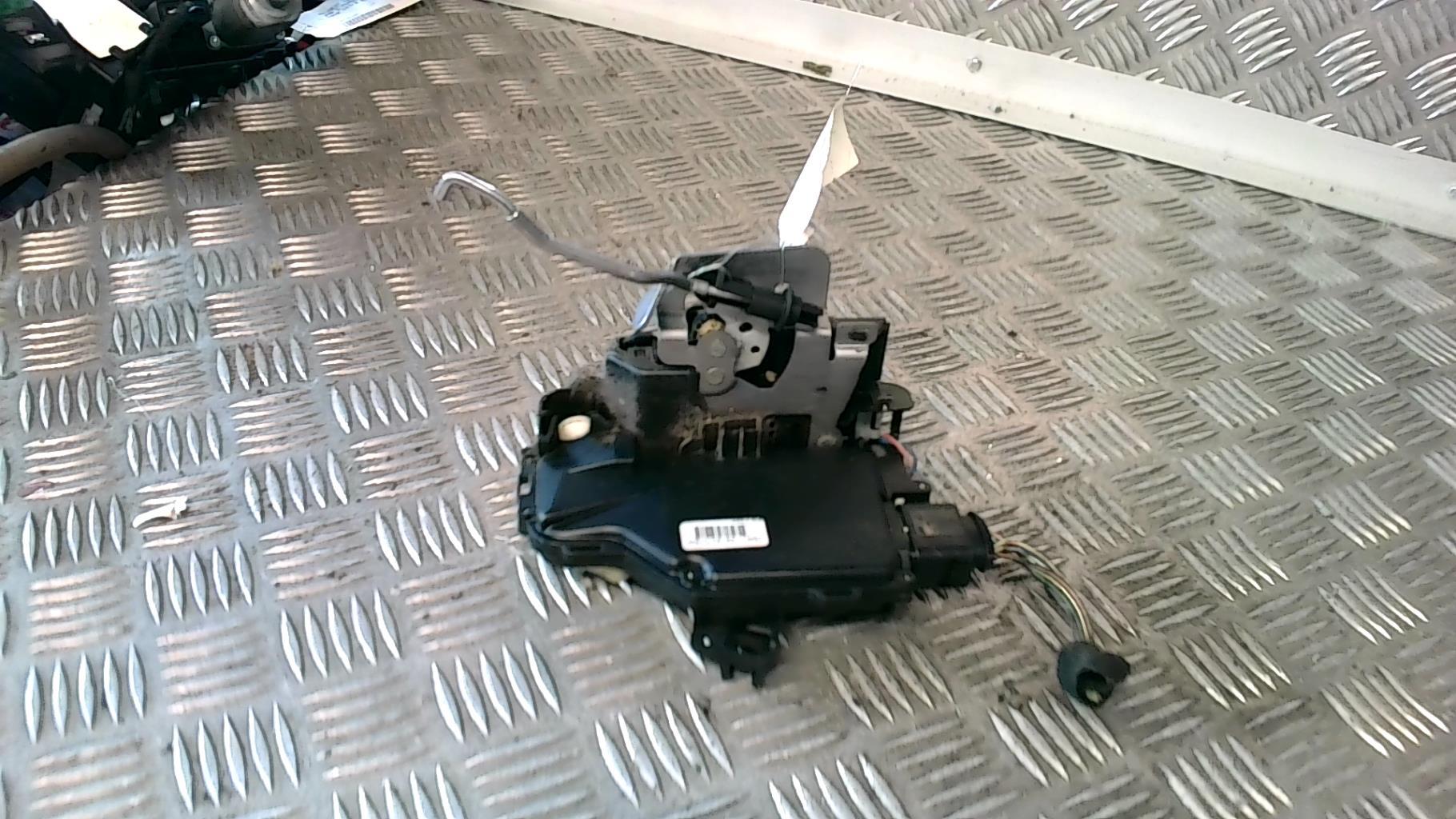 Serrure avant gauche AUDI A6 2 PHASE 2 Diesel - 1