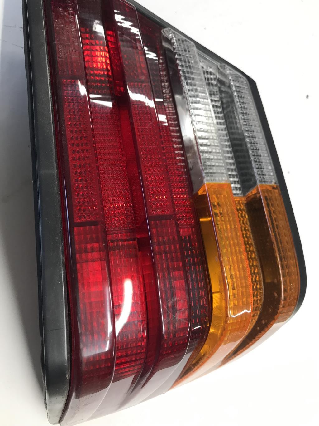Fanale posteriore principale destro (luci) MERCEDES 250 W124 PHASE 1 Diésel - 1
