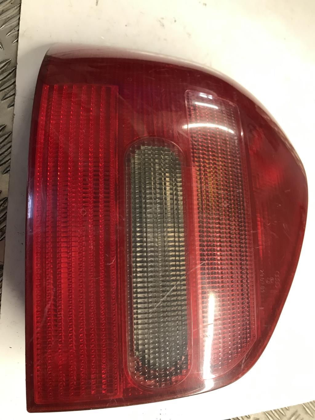 Fanale posteriore principale sinistro (luci) AUDI A3 1 PHASE 1 Gasolina - 1