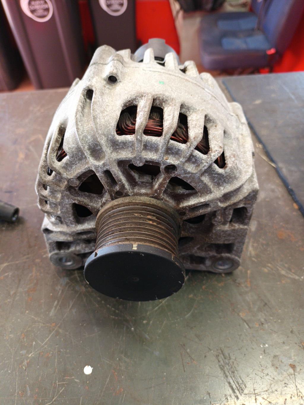 Alternateur RENAULT CLIO 4 PHASE 1 Essence - 1