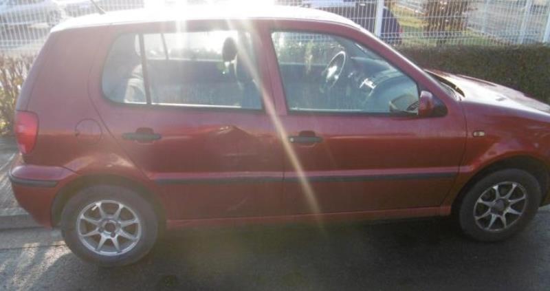 Parafango anteriore sinistro VOLKSWAGEN POLO 3 PHASE 2 Diésel - 1