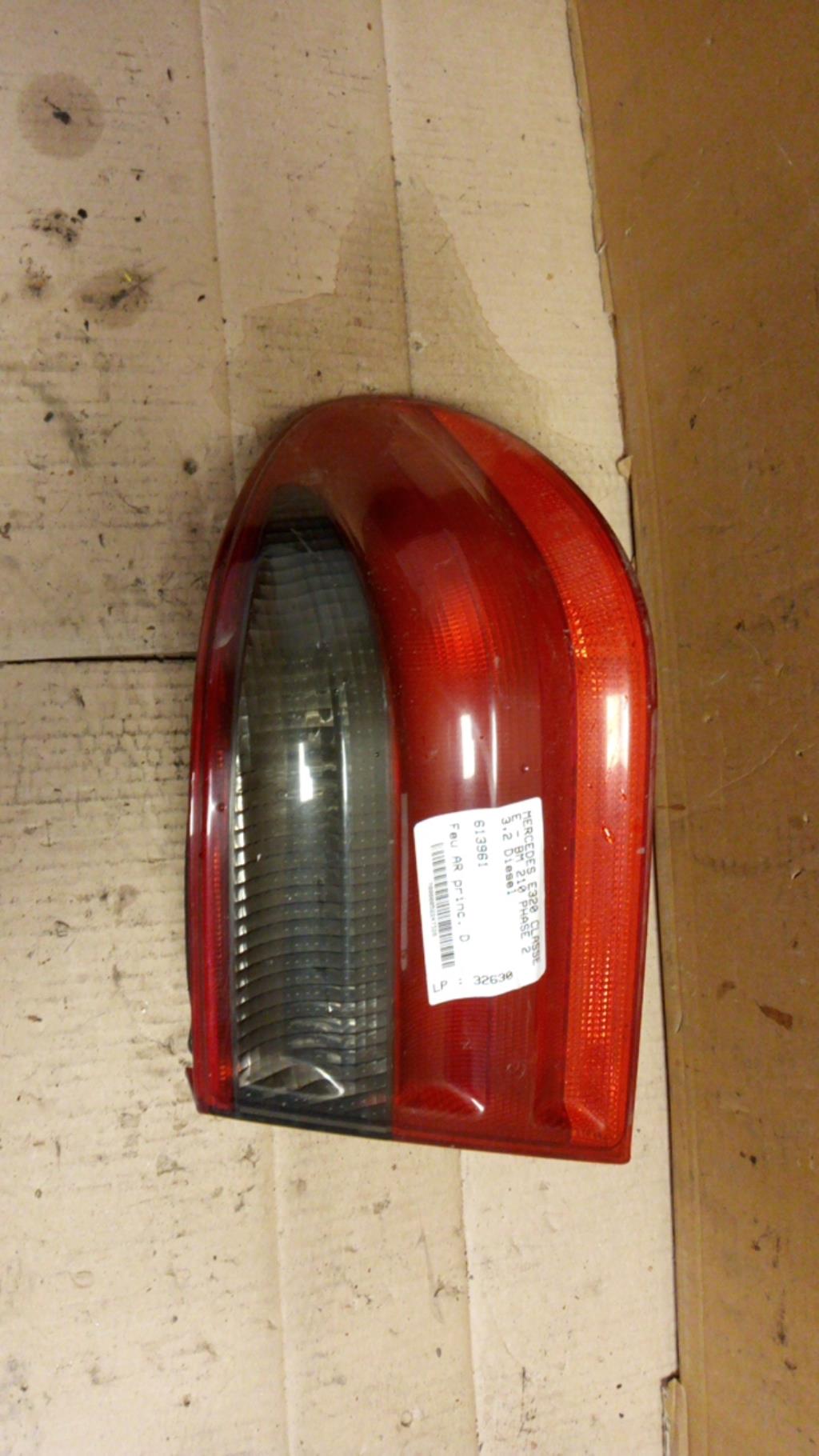 Fanale posteriore principale destro (luci) MERCEDES CLASSE E 210 PHASE 2 Diésel - 1