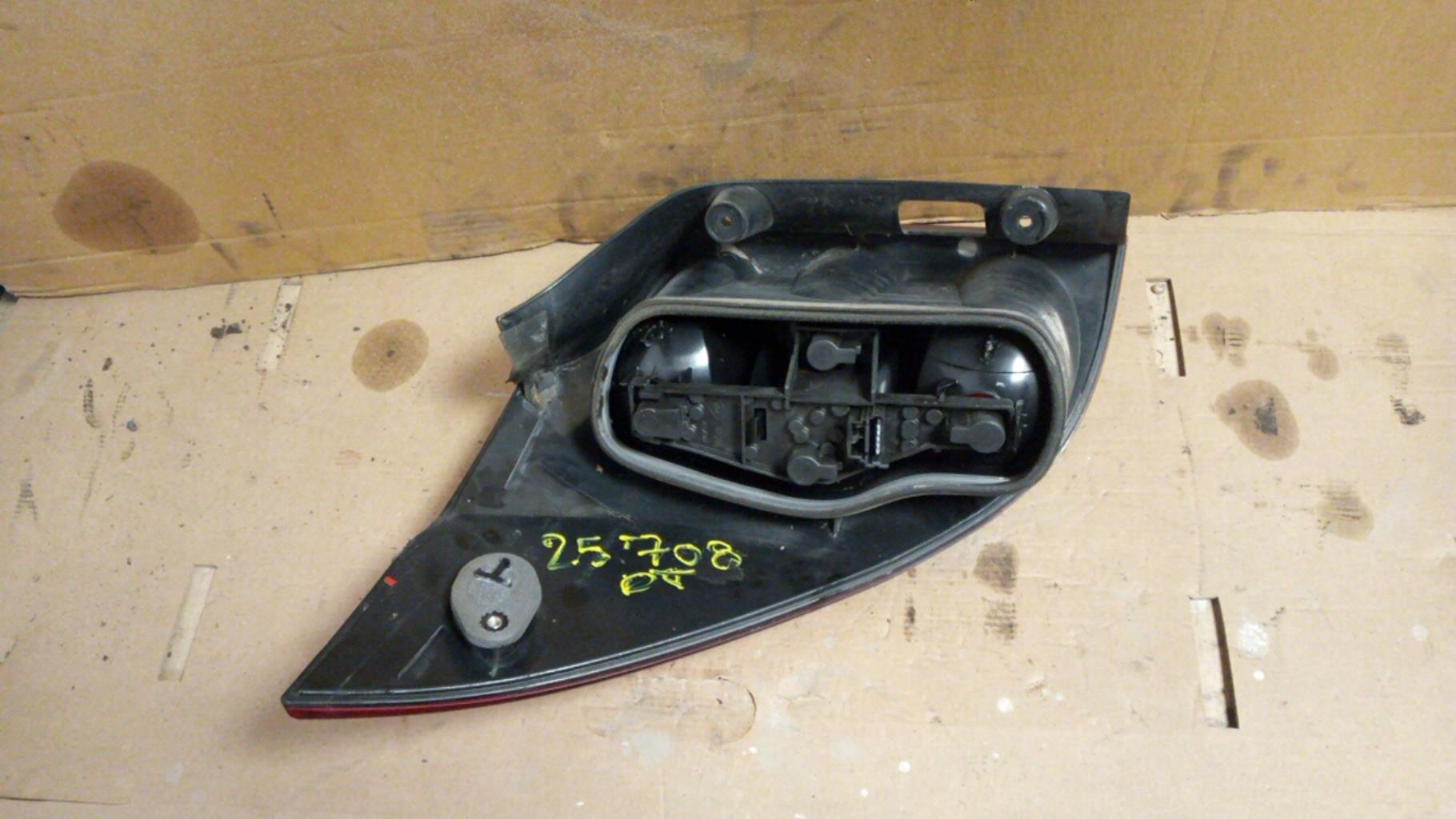Fanale posteriore principale destro (luci) RENAULT LAGUNA 2 PHASE 1 BREAK Diésel - 1