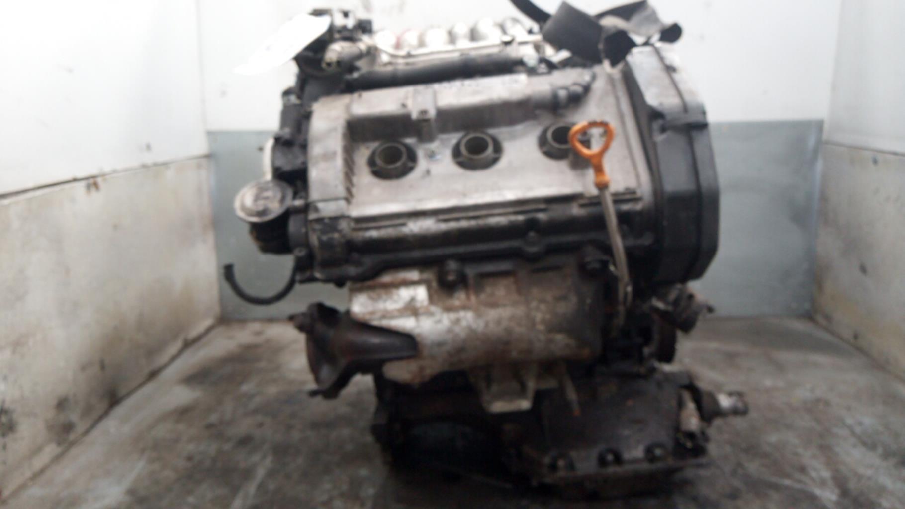 Moteur VOLKSWAGEN PASSAT 4 PHASE 1 BREAK Essence - 1