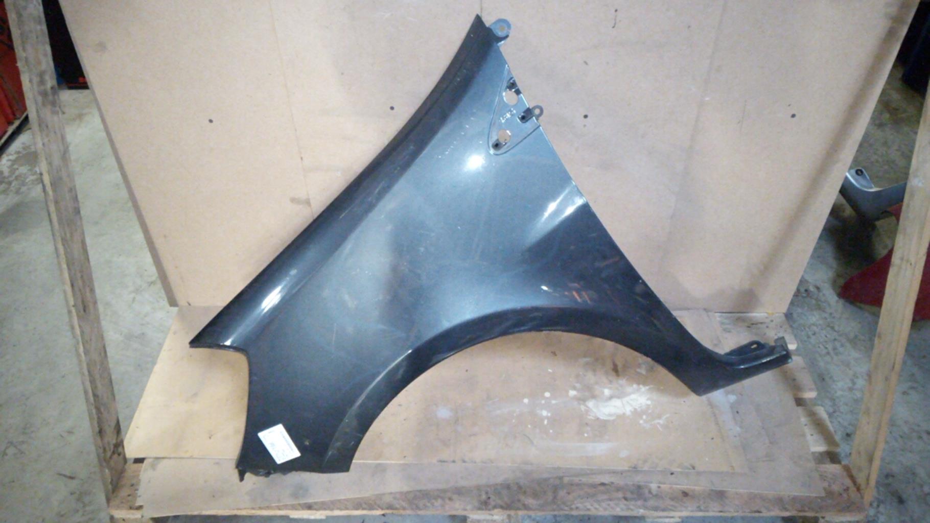 Aile avant gauche RENAULT CLIO 3 PHASE 1 Diesel - 1