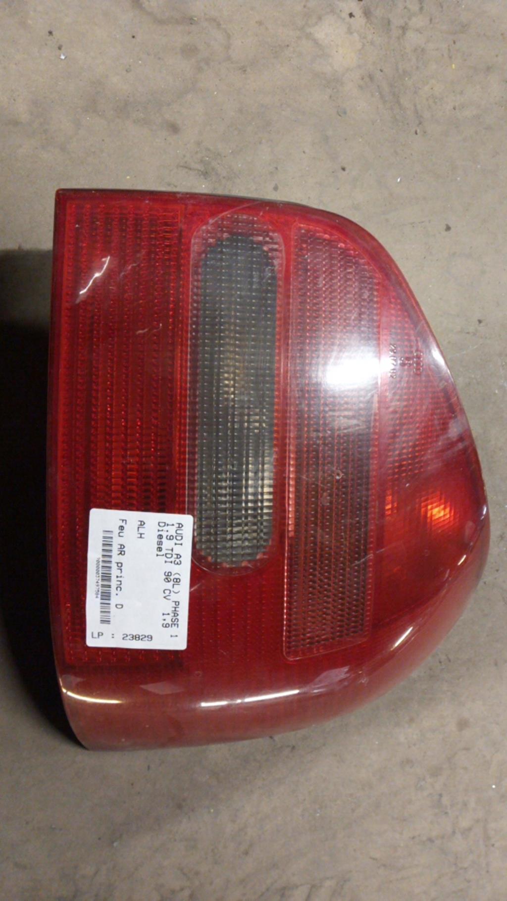 Fanale posteriore principale destro (luci) AUDI A3 1 PHASE 1 Diésel - 1