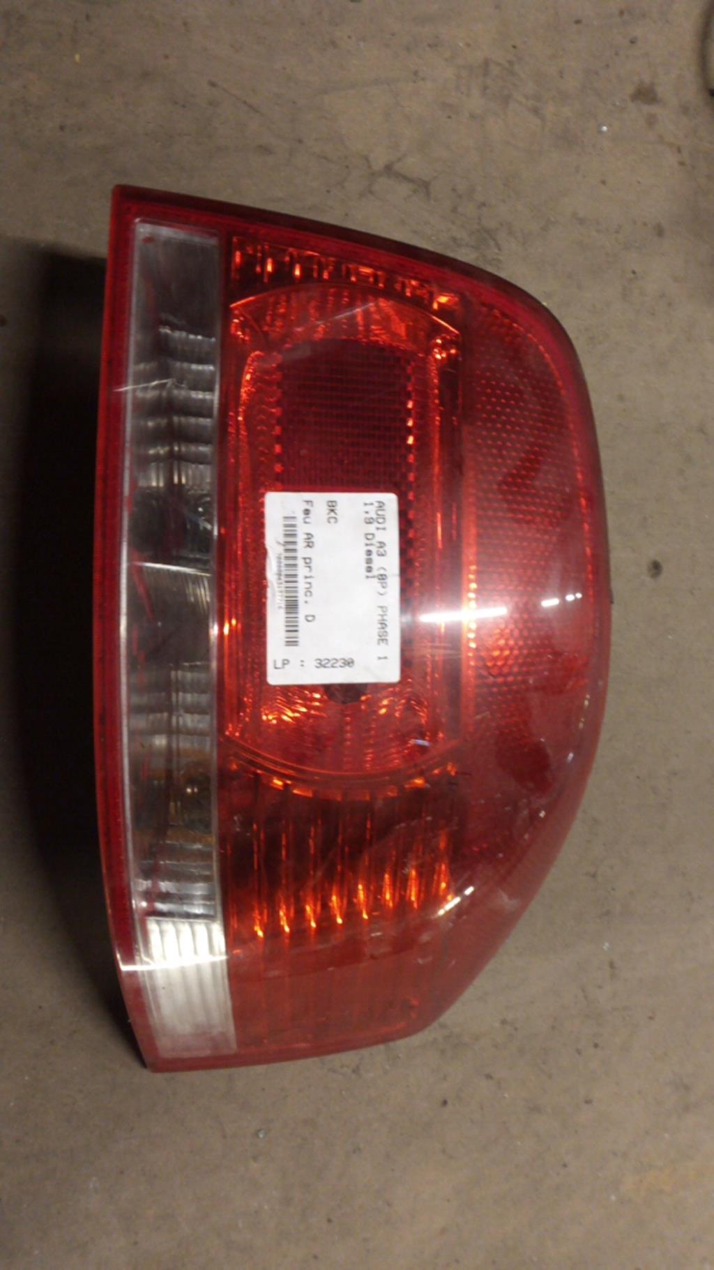 Fanale posteriore principale destro (luci) AUDI A3 2 PHASE 1 Diésel - 1