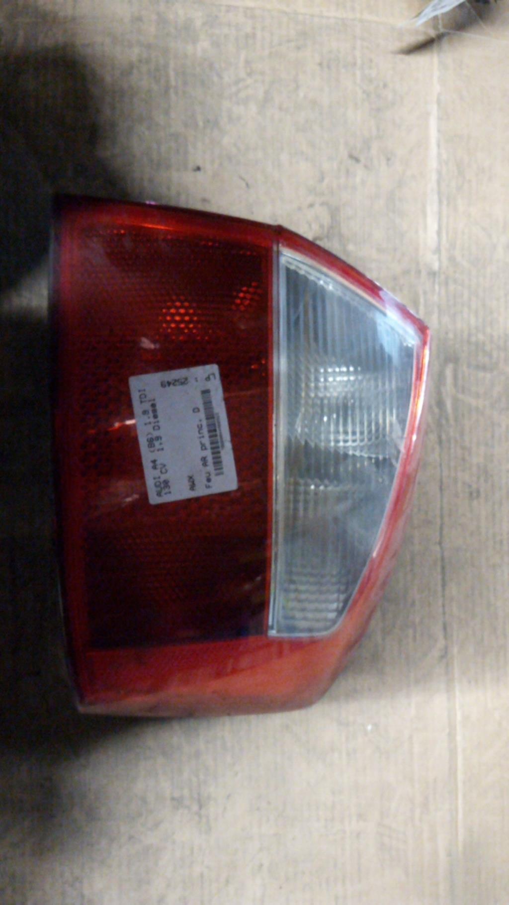Fanale posteriore principale destro (luci) AUDI A4 2 PHASE 1 Diésel - 1