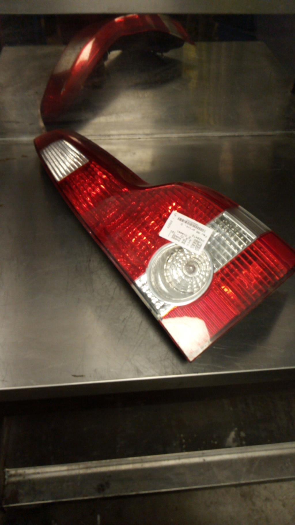 Fanale posteriore principale destro (luci) VOLVO V 50 PHASE 1 BREAK Diésel - 1