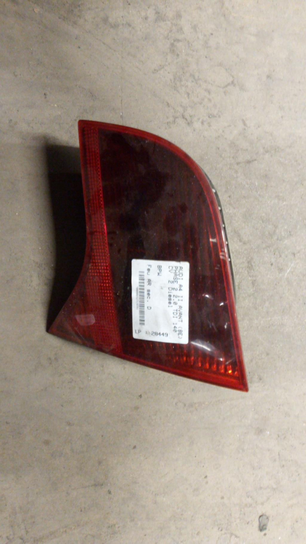 Feu arriere secondaire droit (feux) AUDI A4 2 AVANT PHASE 2 BREAK Diesel - 1