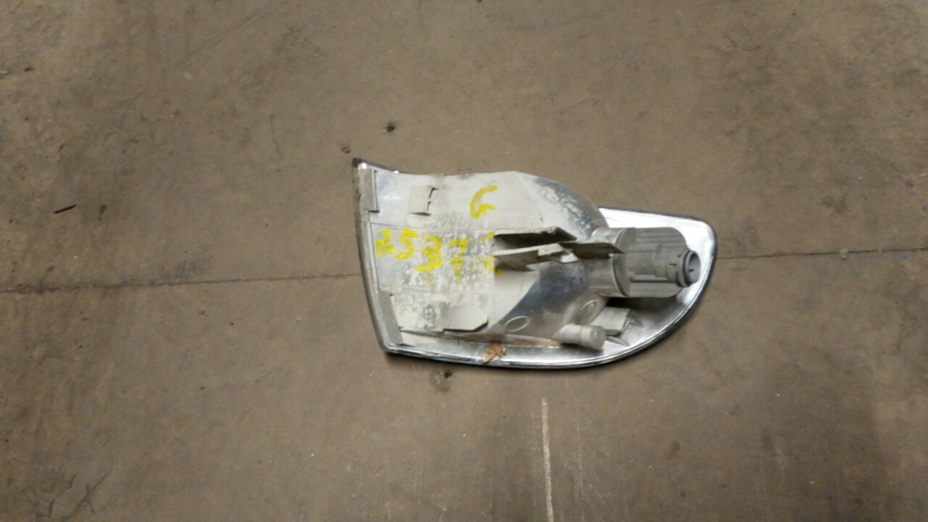 Ripetitore lampeggiante anteriore sinistro (Luci) AUDI A4 1 PHASE 1 Diésel - 1