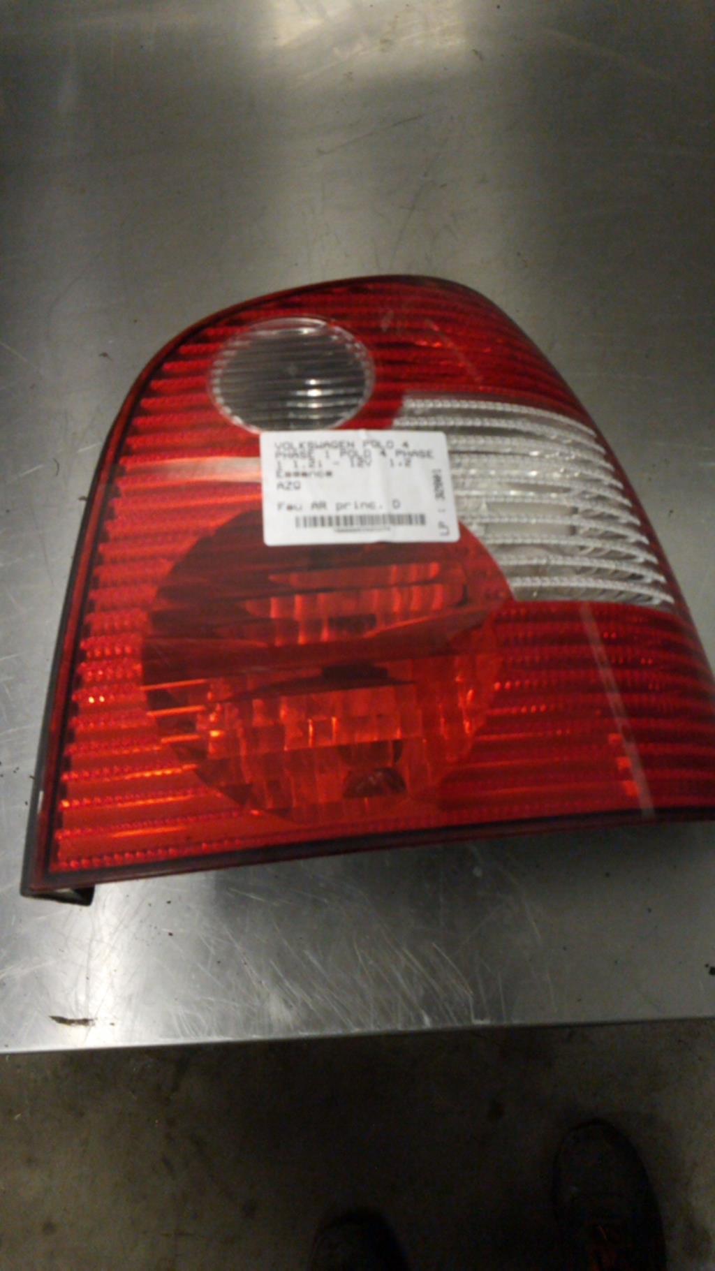 Fanale posteriore principale destro (luci) VOLKSWAGEN POLO 4 PHASE 1 Gasolina - 1
