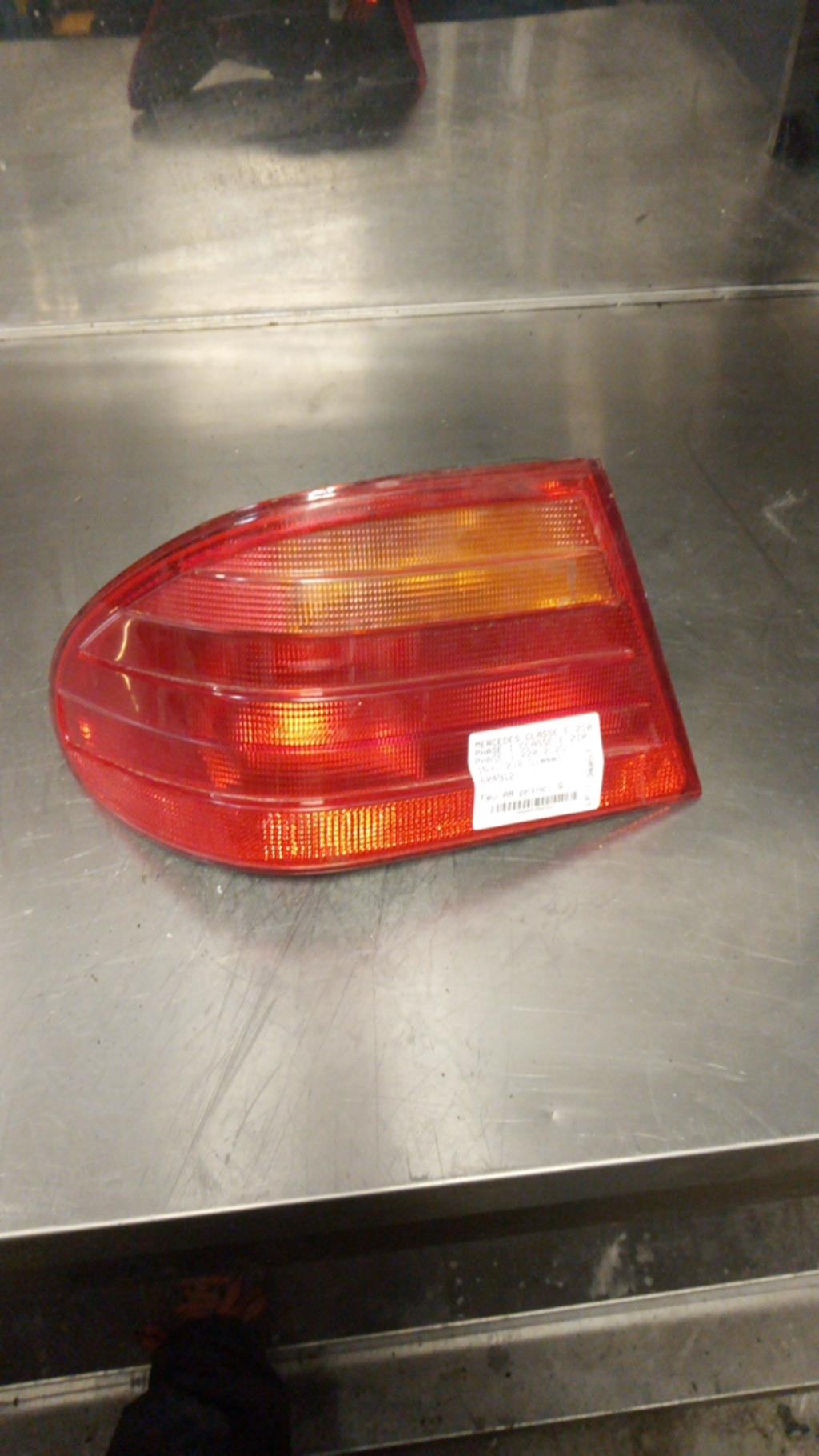 Fanale posteriore principale sinistro (luci) MERCEDES CLASSE E 210 PHASE 1 Diésel - 1
